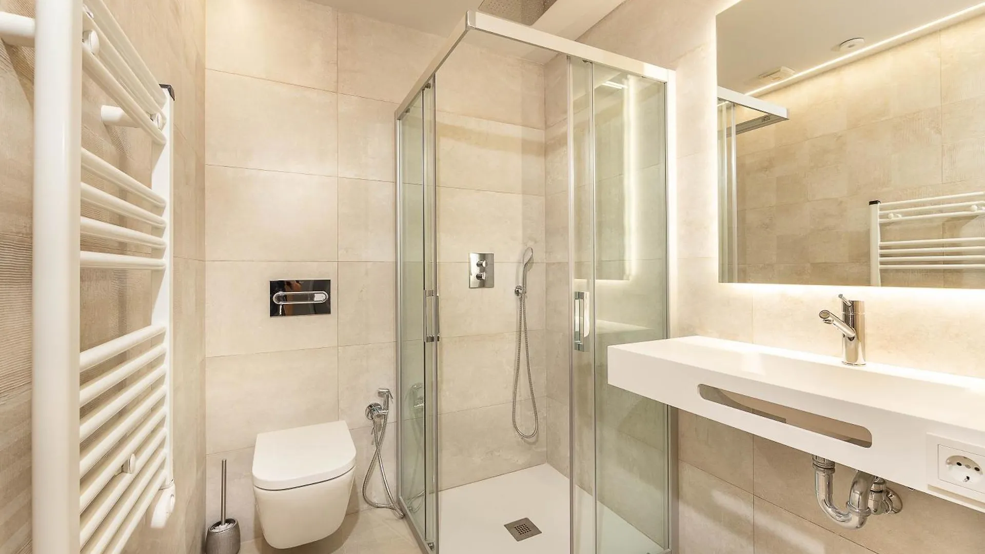 C&C Apartments Figueres  Spanien